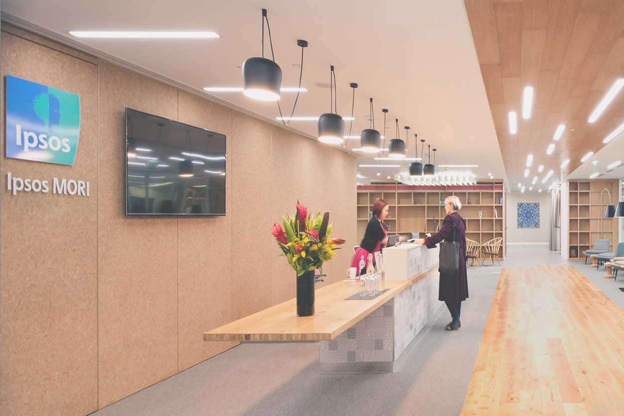 Image for MobiTest device menu item - Illustration of MobiTest device in front of blurred background